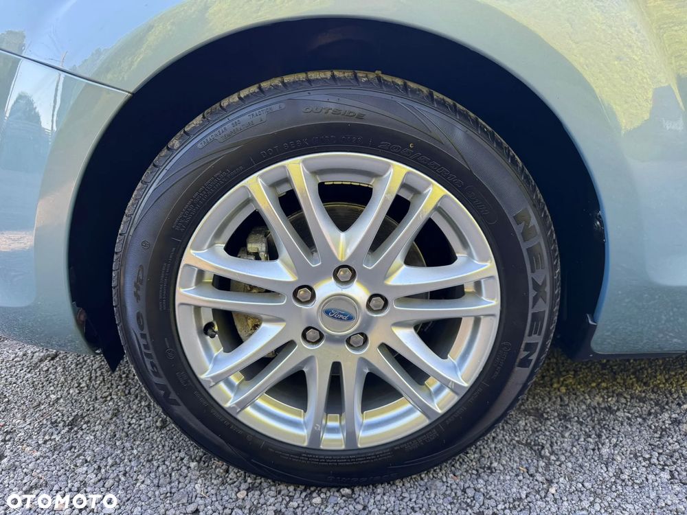 Ford Focus 1.8 Ghia - 22