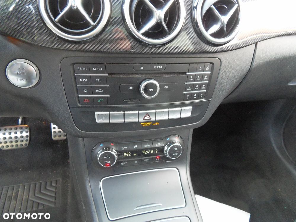 Mercedes-Benz Klasa B 180 7G-DCT Peak Edition - 24