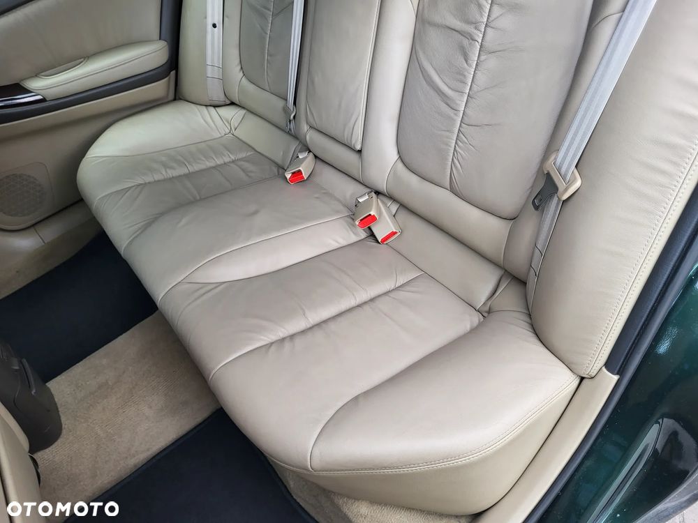 Nissan Maxima 2.0 Elegance - 26