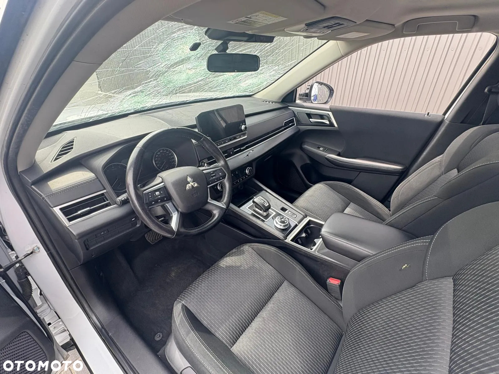 Mitsubishi Outlander - 9