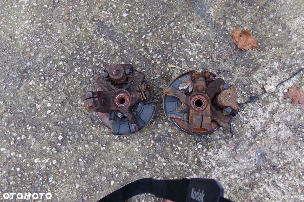 Zwrotnica piasta prawa lewa Audi A3 VW Bora Golf IV Seat Leon Toledo Skoda Octavia - 1