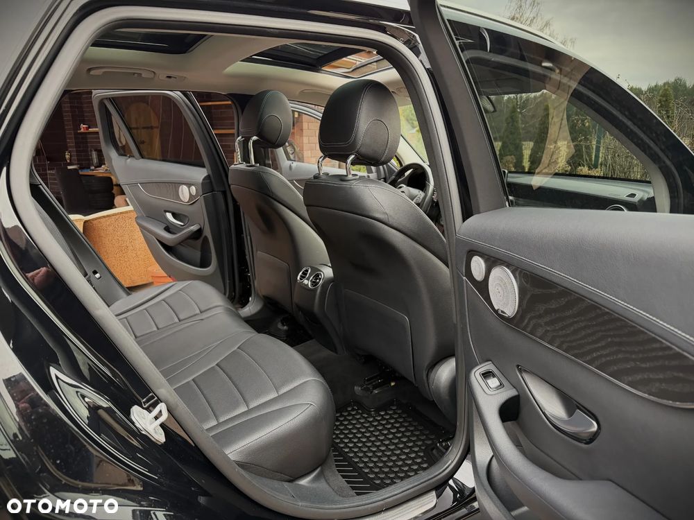 Mercedes-Benz GLC - 29