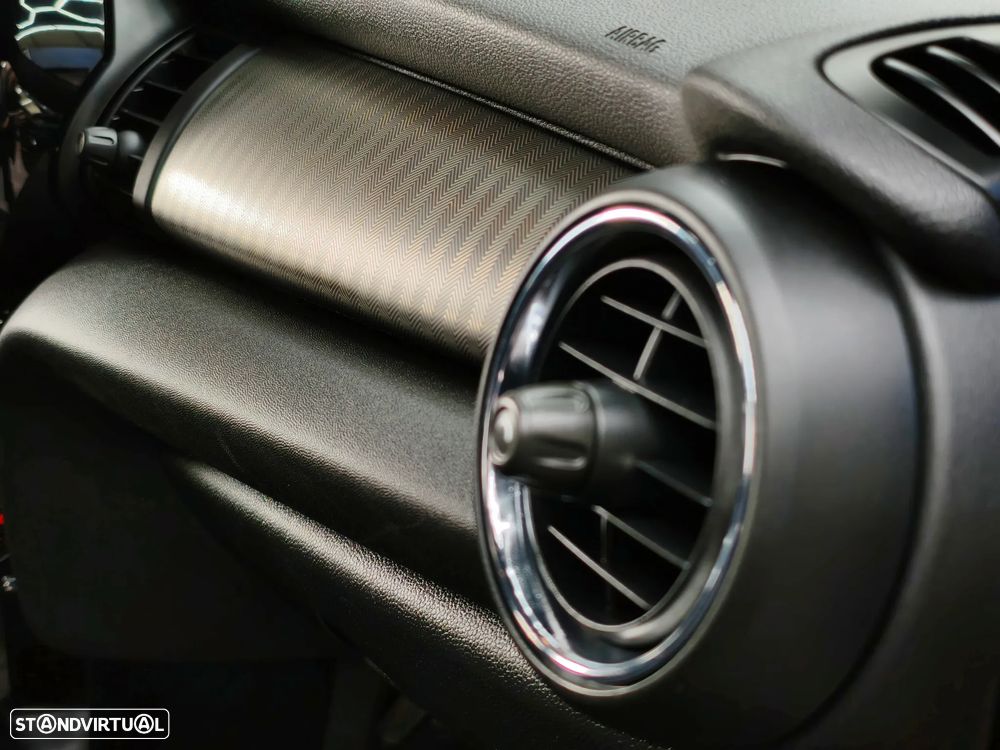 MINI 5 Portas Cooper SD Auto Desportiva - 32