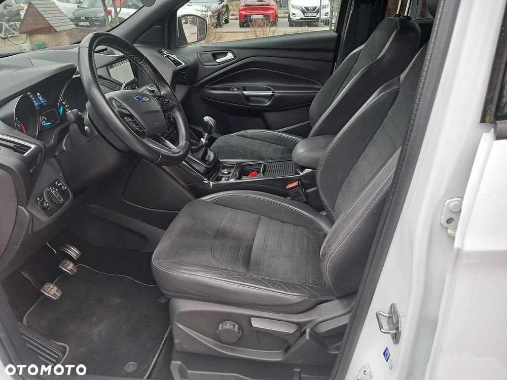 Ford Kuga 2.0 TDCi 4x2 ST-Line - 24