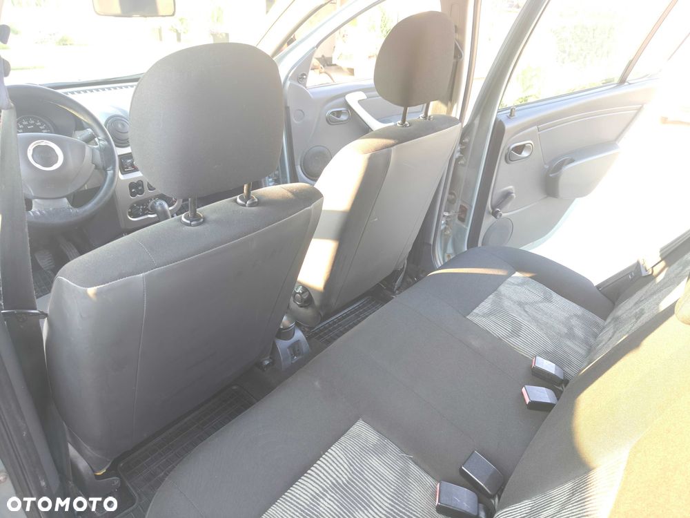 Dacia Sandero - 7