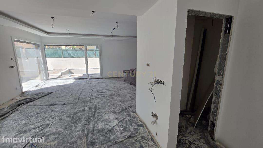 Moradia T4 em fase final de Construção em Qta Valadares, Seixal - Grande imagem: 5/23