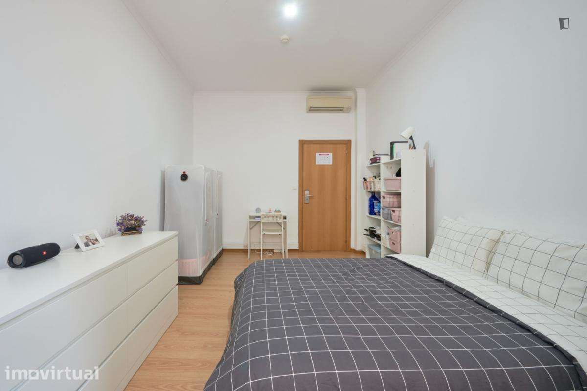 Quarto - localizado em Entrecampos Lisbon - Grande imagem: 4/12