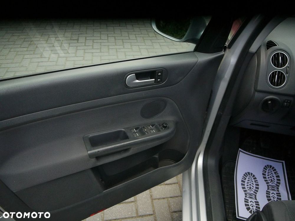 Volkswagen Golf Plus 1.9 TDI Comfortline - 32
