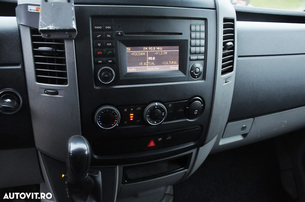 Mercedes-Benz Sprinter - 9