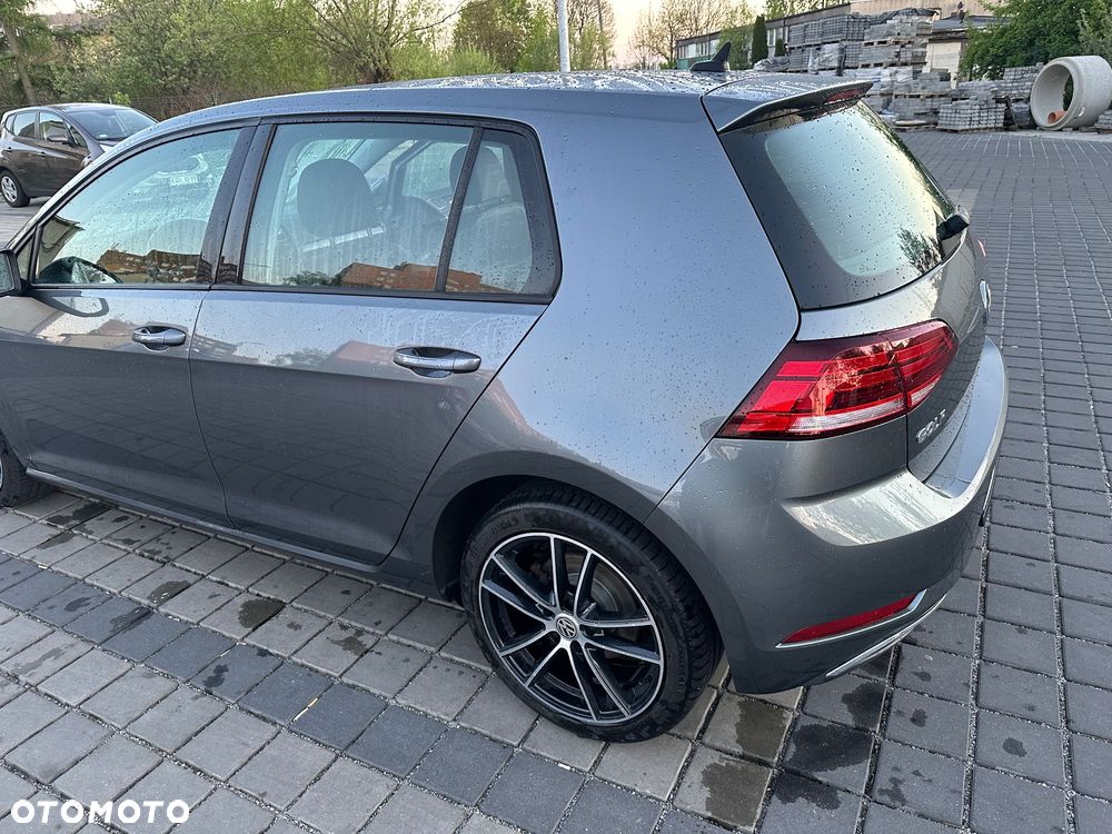 Volkswagen Golf - 5