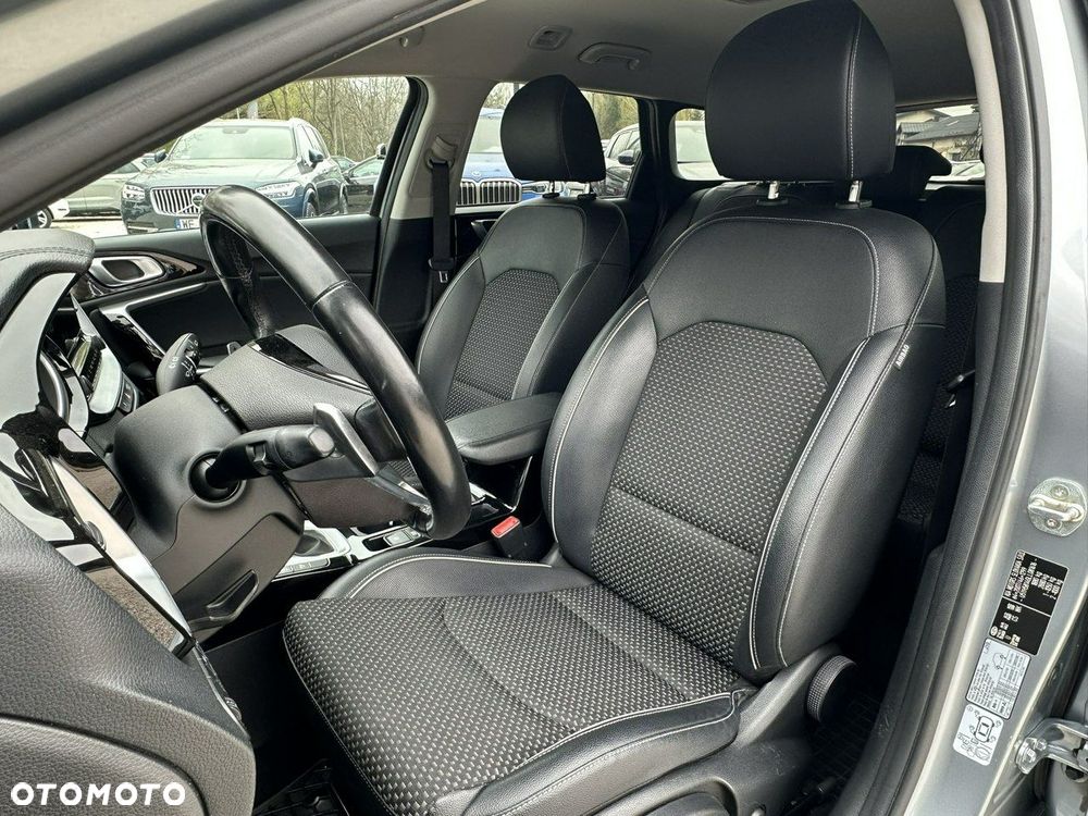 Kia Ceed 1.4 T-GDI L Business Line DCT - 14