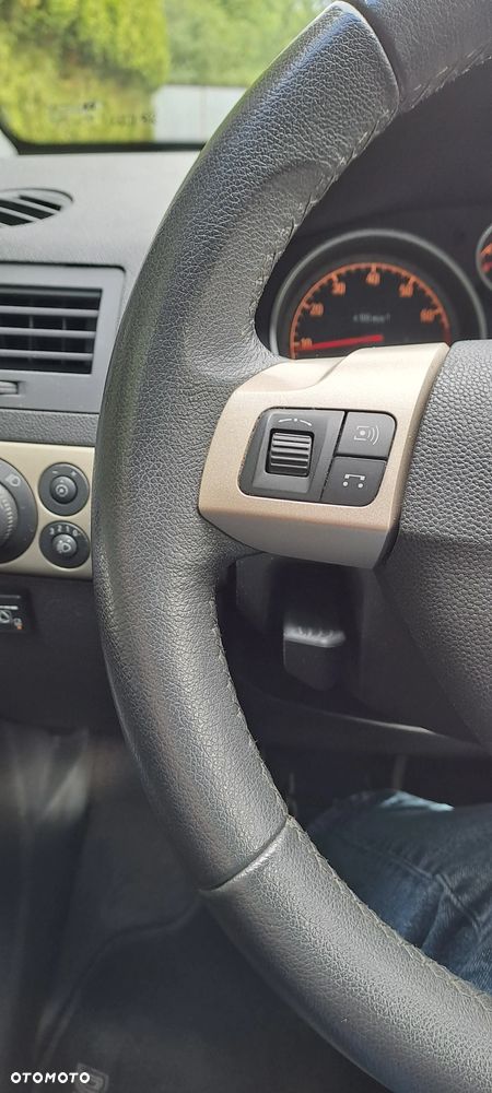 Opel Astra 1.6 Edition Sport - 26