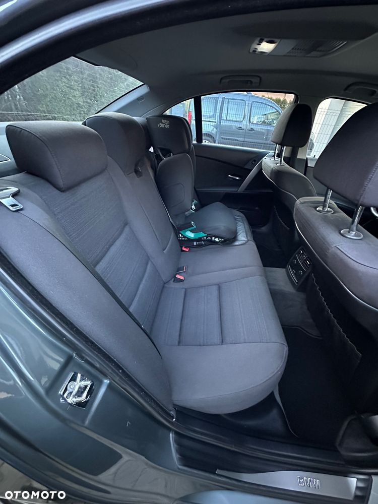 BMW Seria 5 525i - 12