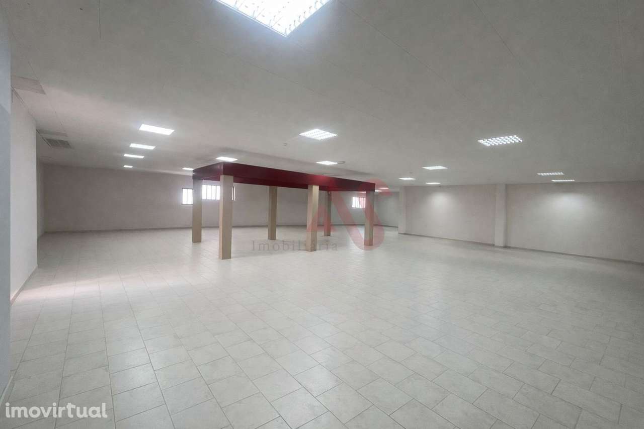 Pavilhão Industrial com Elevado Potencial - Seroa, Paços de Ferreira - Grande imagem: 2/7