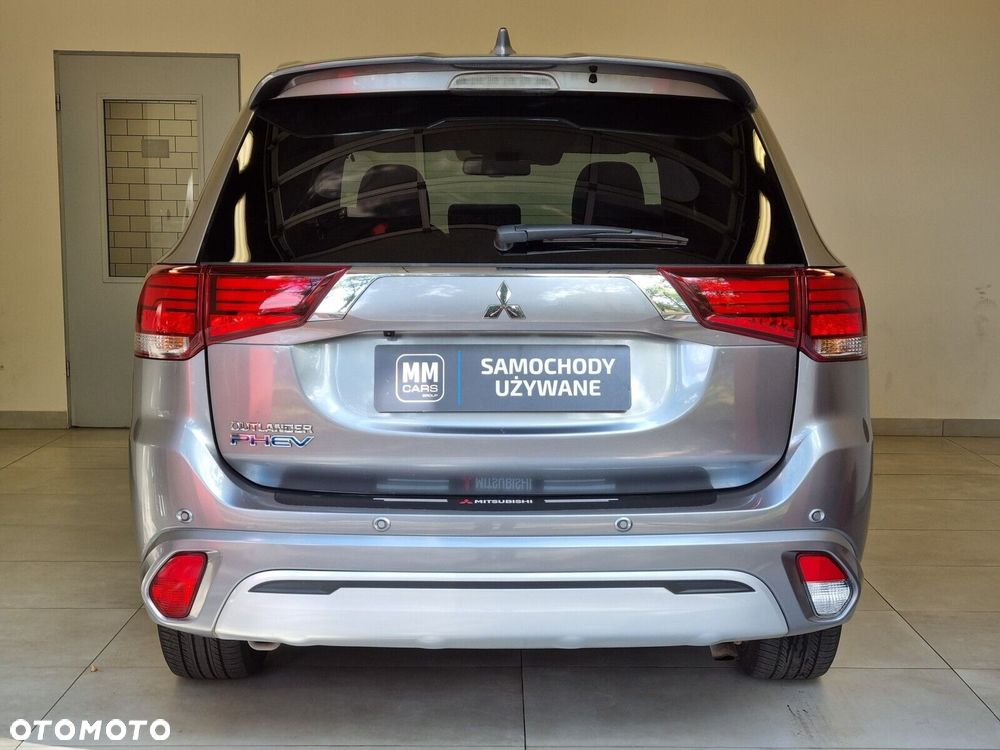 Mitsubishi Outlander Instyle + - 5