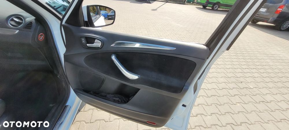 Ford S-Max 2.5 Titanium - 12