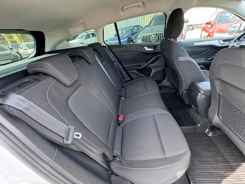 Ford Focus 1.5 EcoBlue Start-Stopp-System COOL&CONNECT - 13