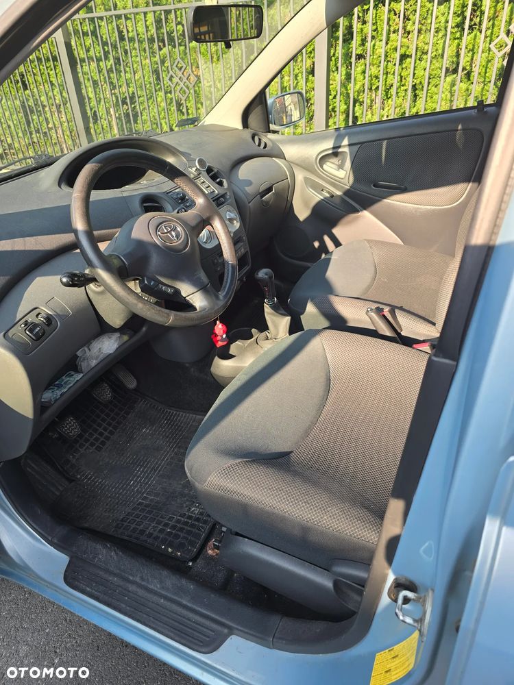 Toyota Yaris - 8