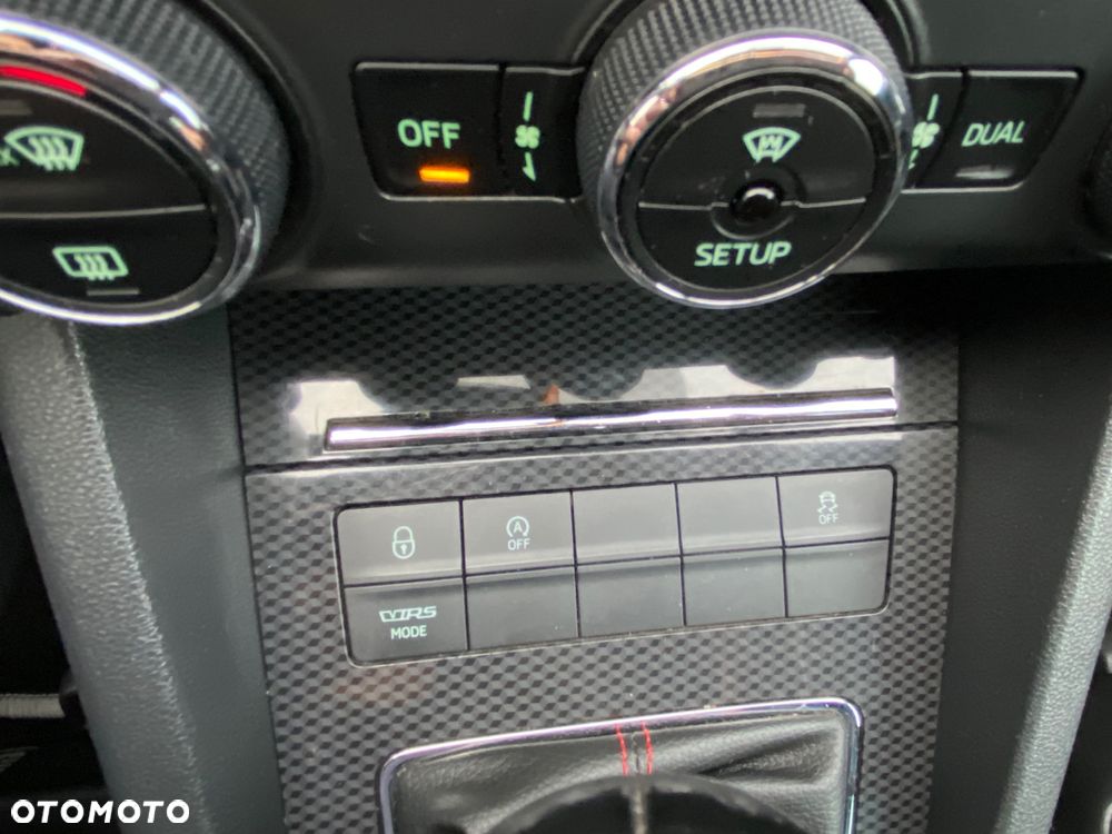 Skoda Octavia 2.0 TSI RS - 16
