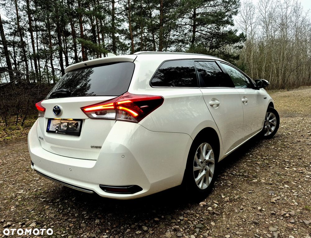 Toyota Auris Hybrid 135 Prestige - 3