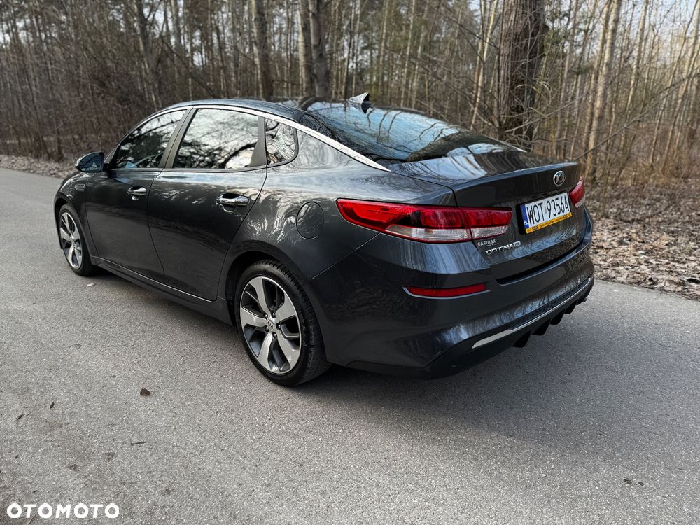 Kia Optima - 8