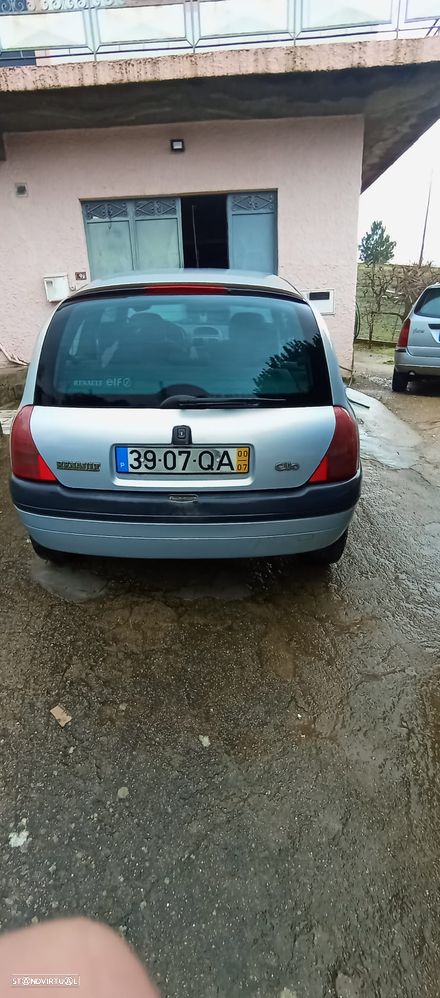 Renault Clio 1.2 RXE - 5