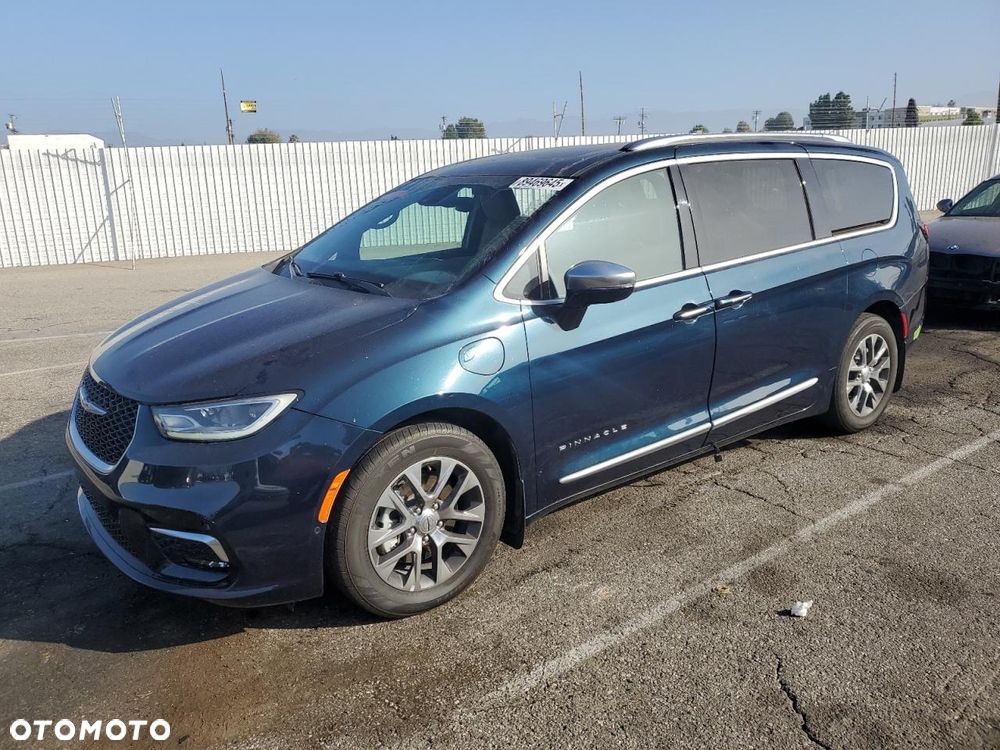 Chrysler Pacifica - 1