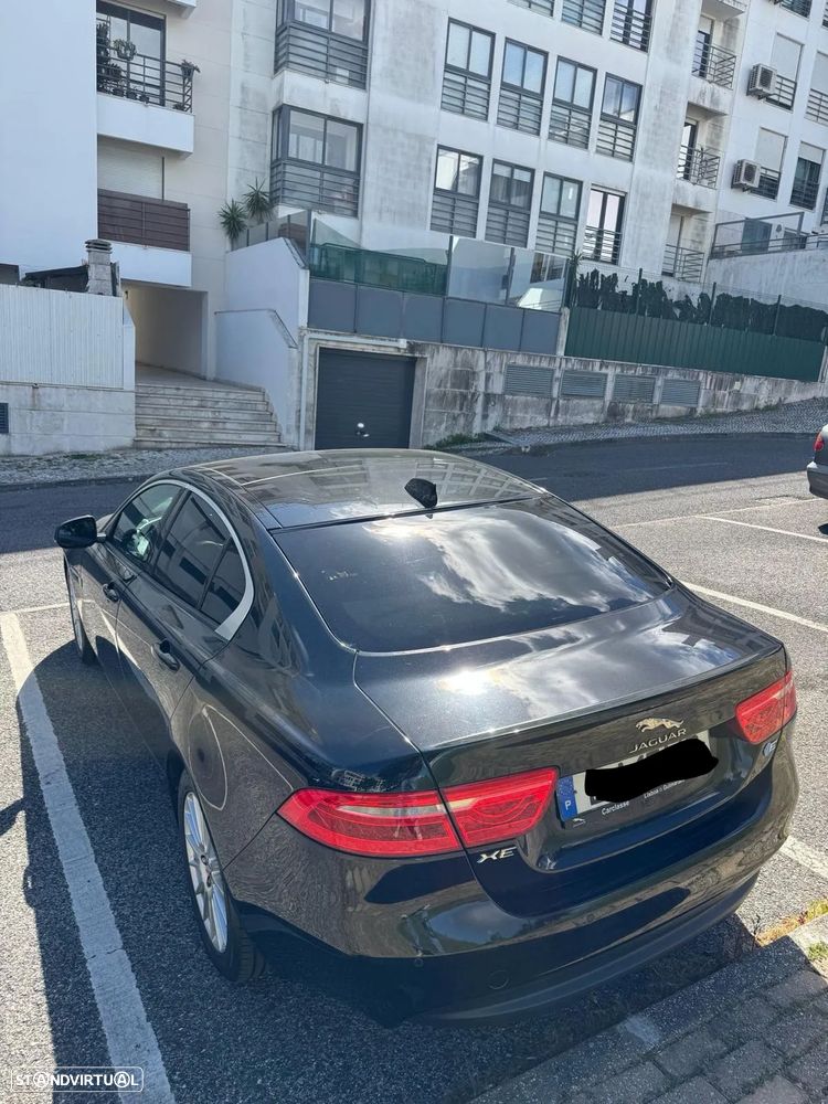 Jaguar XE 2.0 D Prestige Aut. - 2