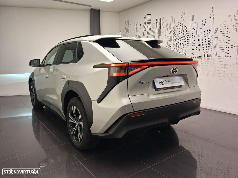 Toyota bZ4X - 2