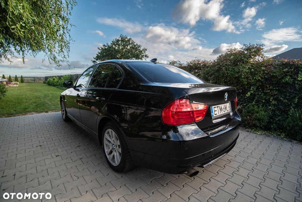 BMW Seria 3 318i - 10
