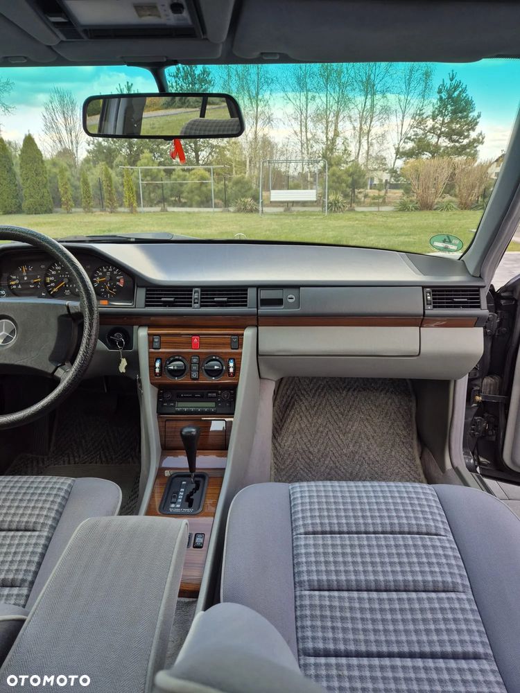 Mercedes-Benz W124 (1984-1993) - 13