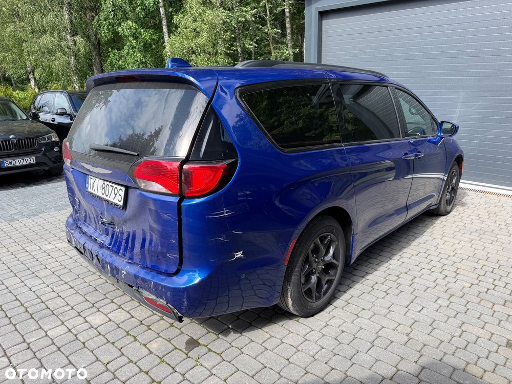 Chrysler Pacifica - 8