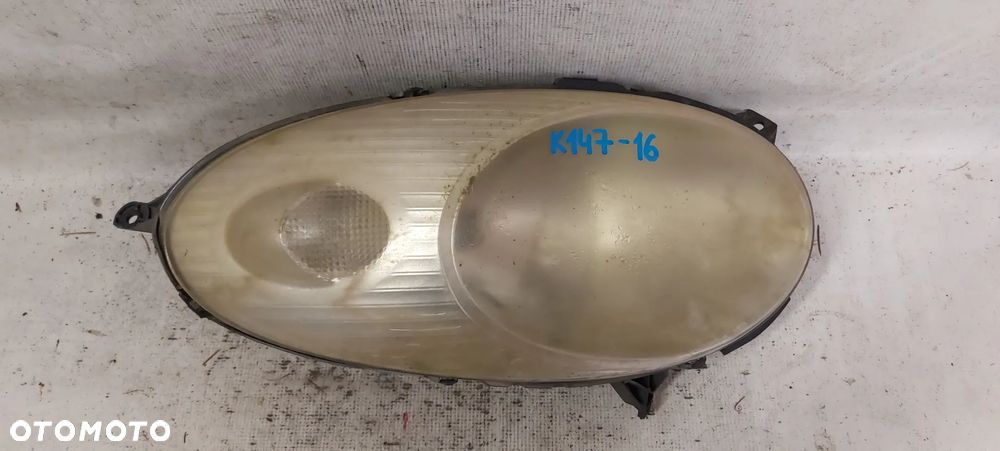 .  PRZOD PRZEDNIA LAMPA PRAWA NISSAN MICRA K12 - 1