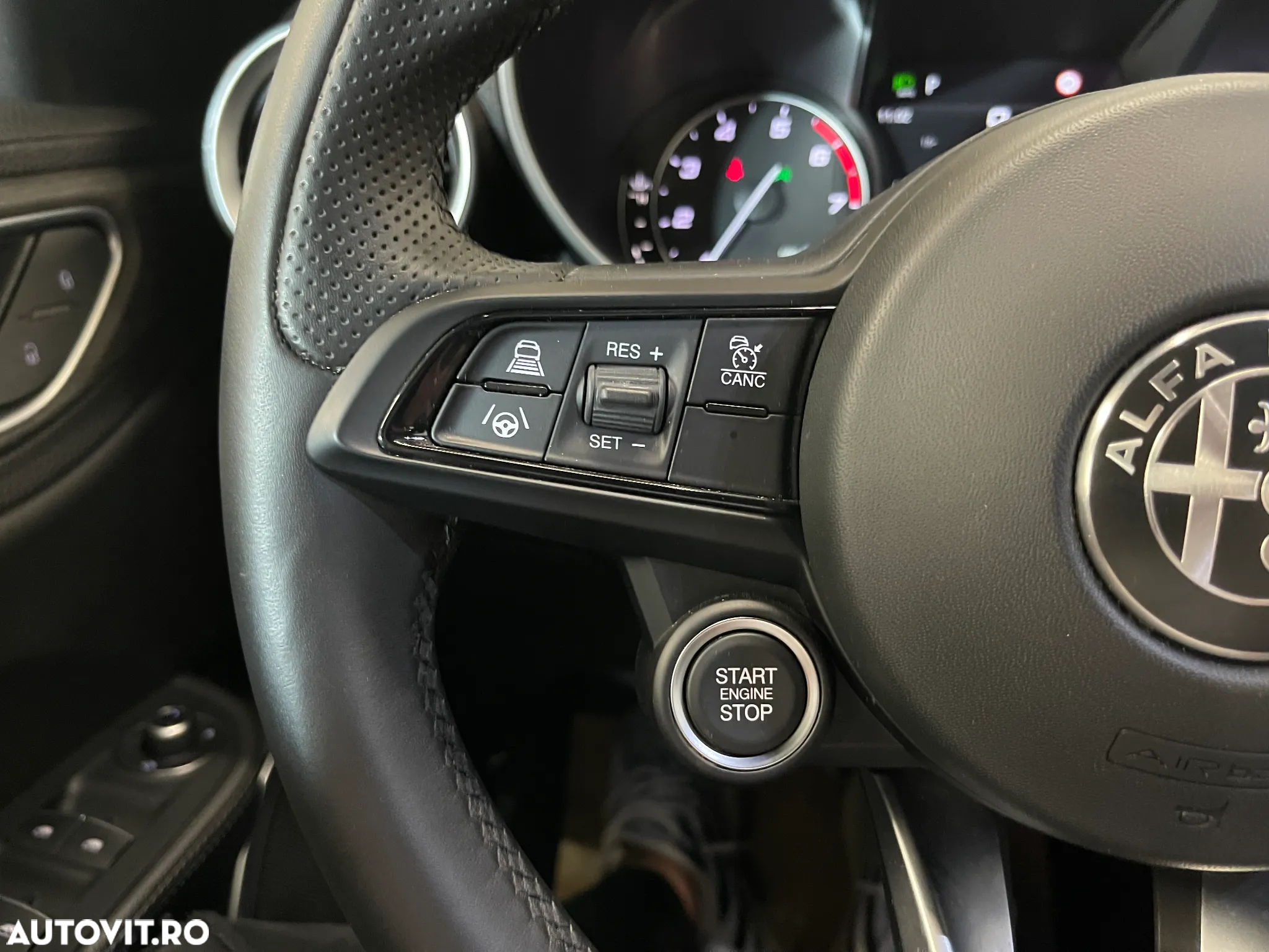 Alfa Romeo Giulia 2.0 Turbo AWD AT8 Ti - 28