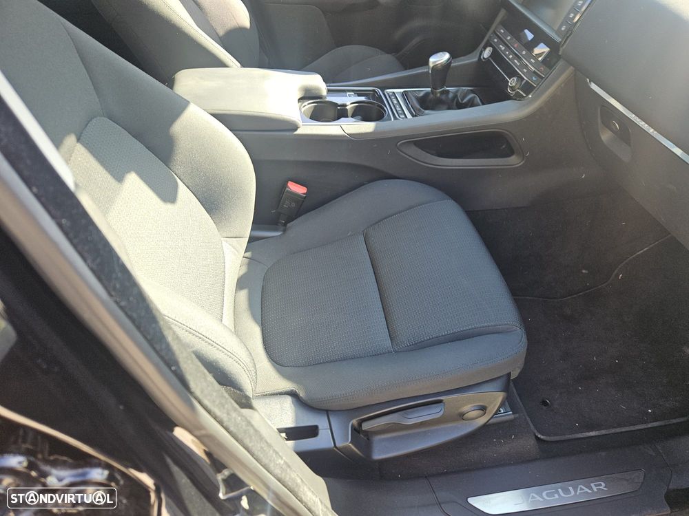 Jaguar F-Pace 2.0 i4D Pure - 9