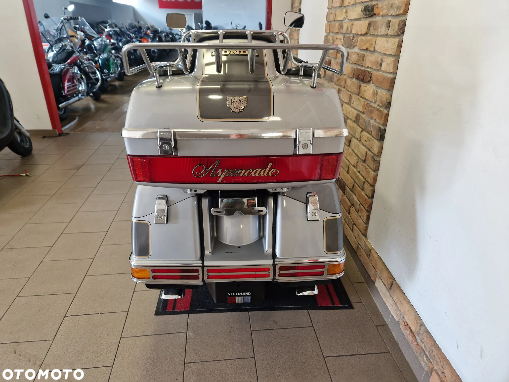 Honda GL - 11