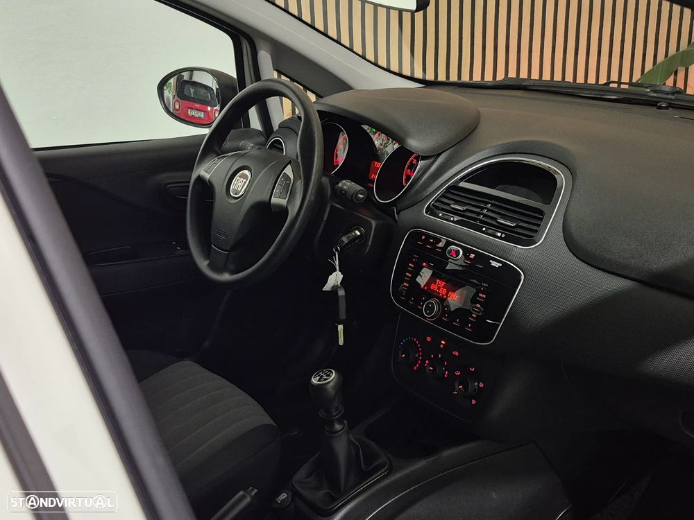 Fiat Punto 1.2 Lounge S&S - 23