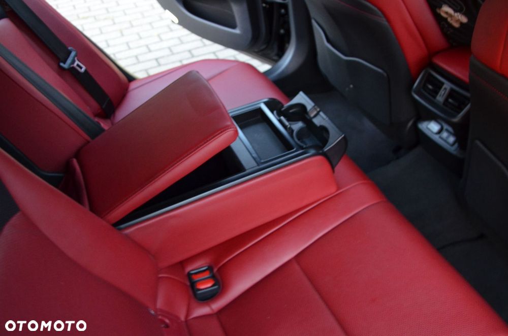 Lexus ES 300h F Sport - 16