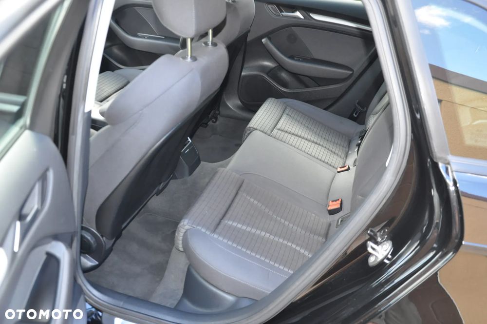 Audi A3 Sportback 1.4 TFSI Ambiente - 9