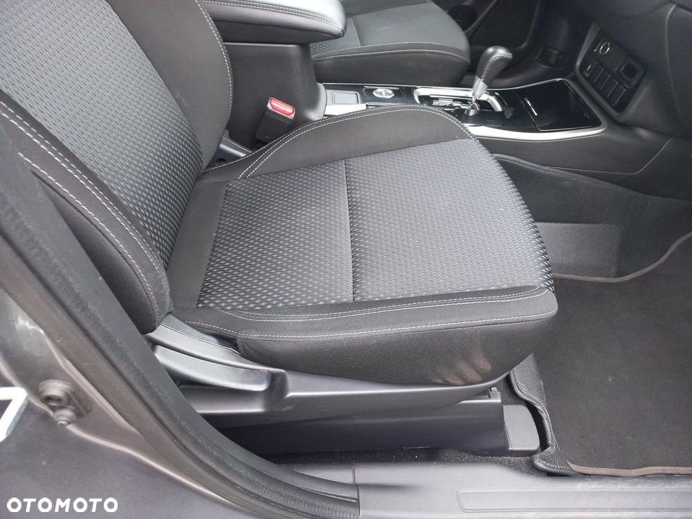 Mitsubishi Outlander 2.0 Intense 4WD CVT - 13