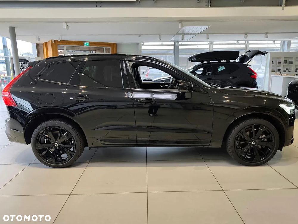 Volvo XC 60 T6 Plug-In Hybrid AWD Plus Black Edition - 16