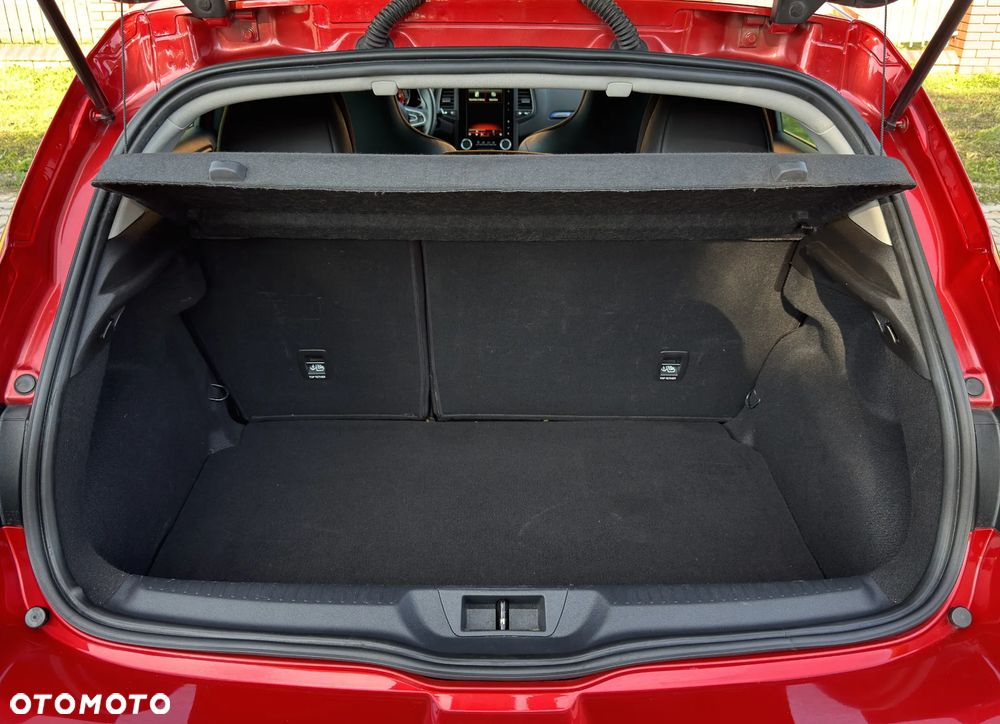 Renault Megane ENERGY TCe 205 EDC GT - 13