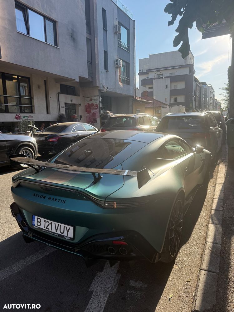 Aston Martin V8 Vantage - 2