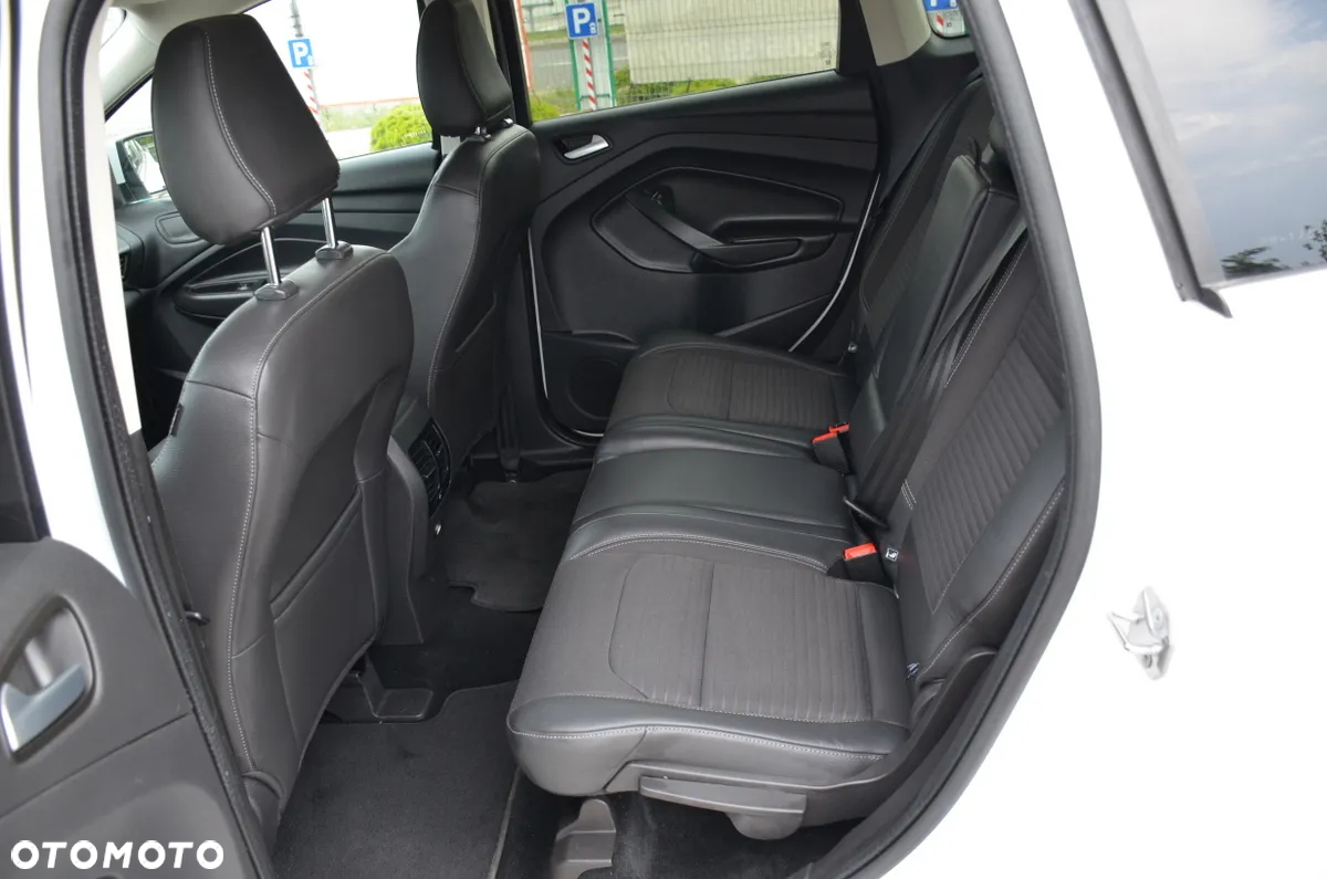 Ford Kuga 1.5 EcoBoost 2x4 Business Edition - 27