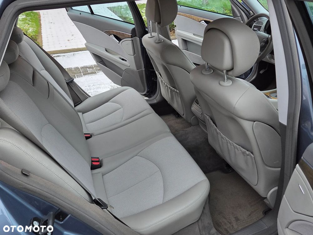 Mercedes-Benz Klasa E 320 CDI 4Matic Automatik Avantgarde DPF BusinessEDITION - 24