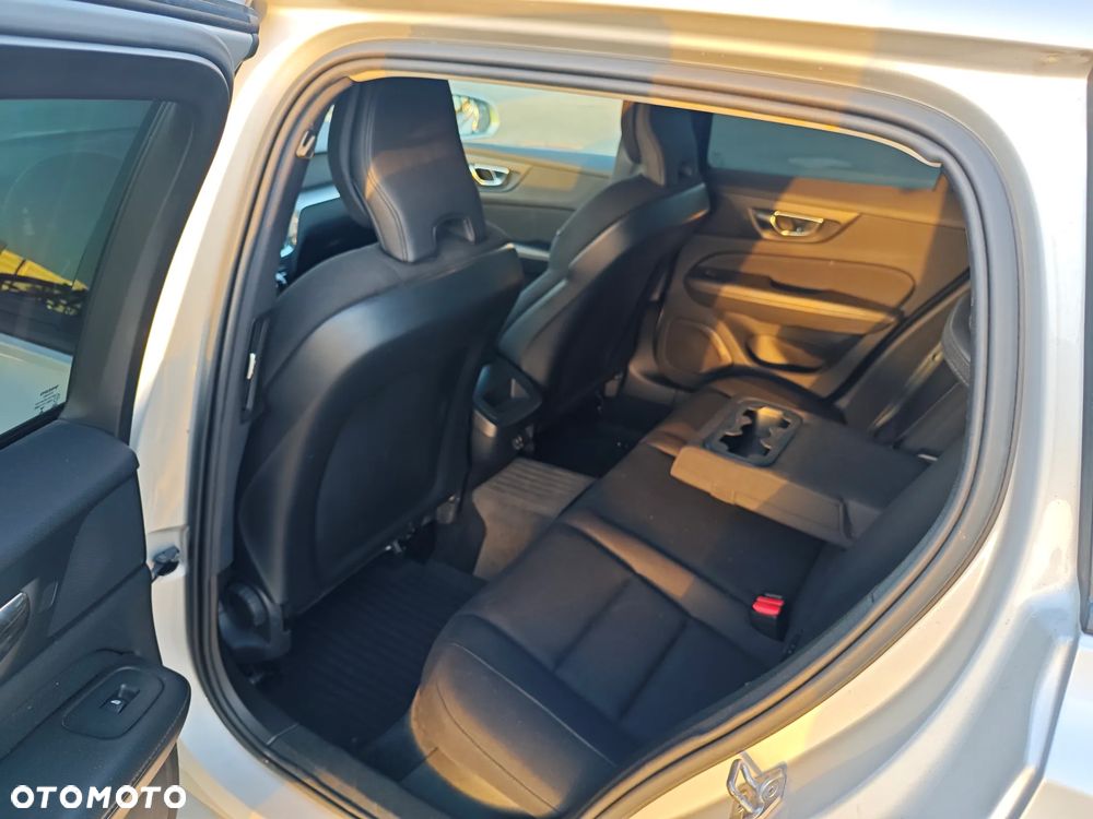 Volvo V60 D3 Momentum Pro - 8