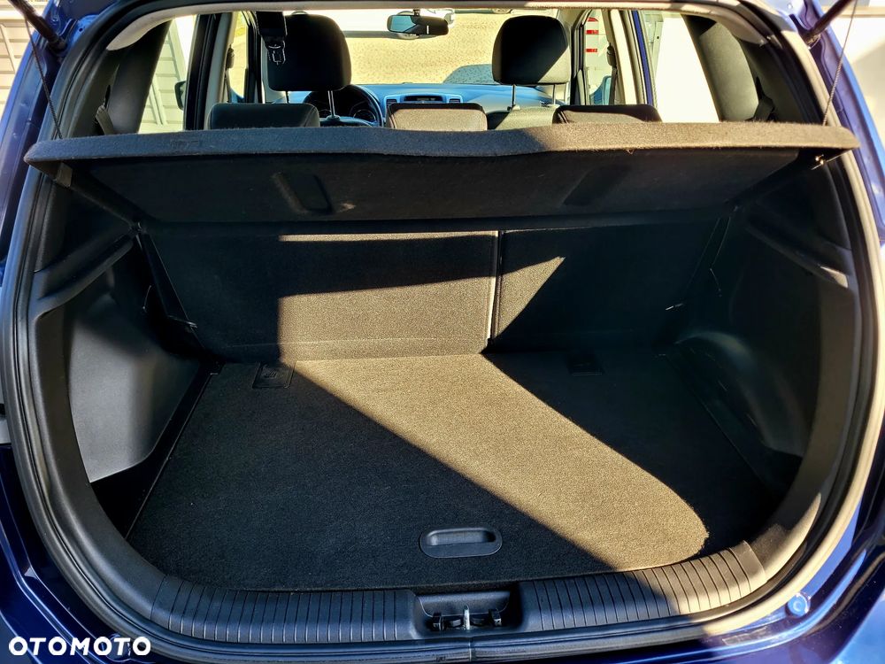 Hyundai ix20 1.6 Classic + - 12