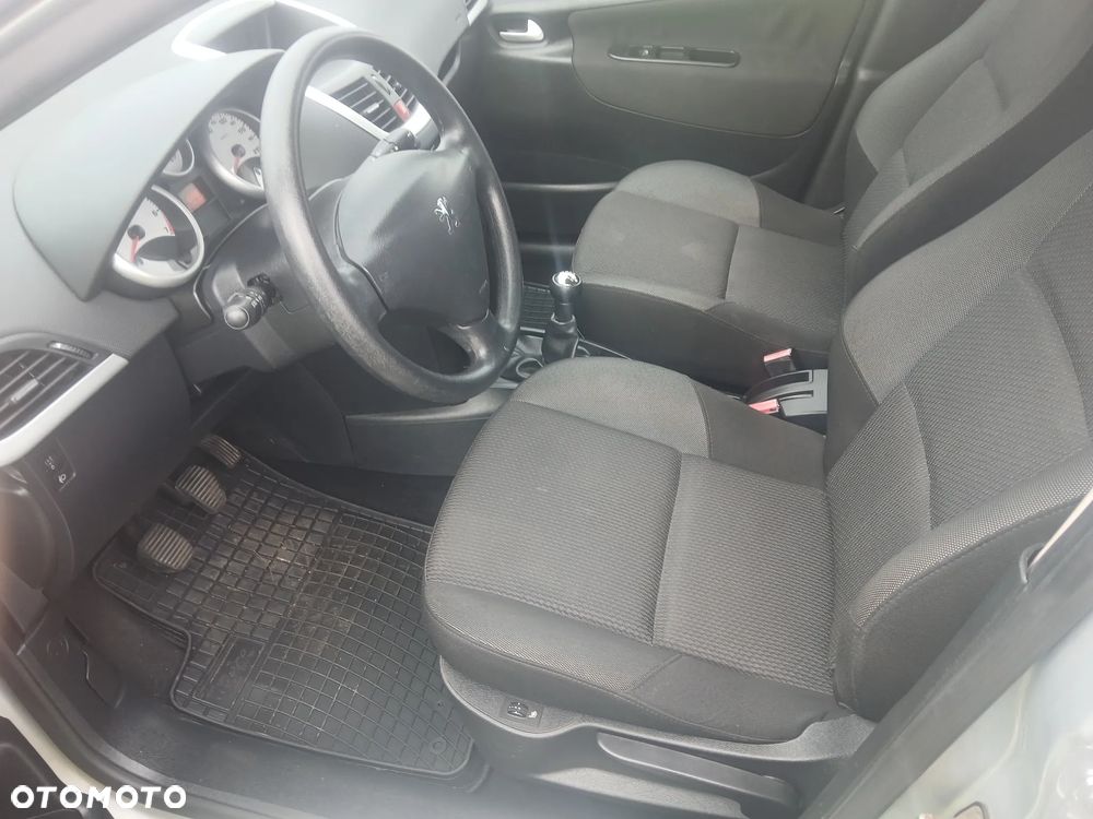 Peugeot 207 1.4 16V Presence - 19