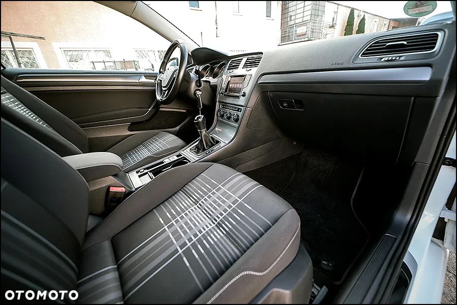 Volkswagen Golf - 35