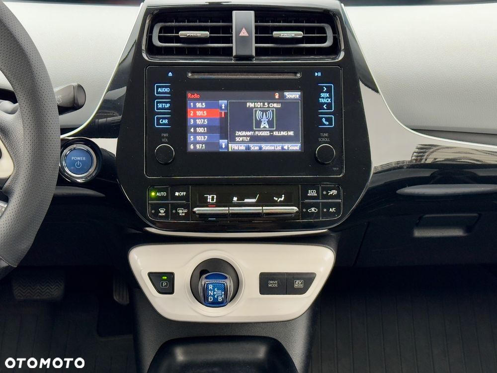 Toyota Prius 1.8 HSD Prestige - 17